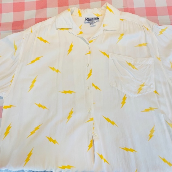 Pinot Noir Vintage woman’s shirt small lightning bolt yellow white button up - Picture 7 of 7